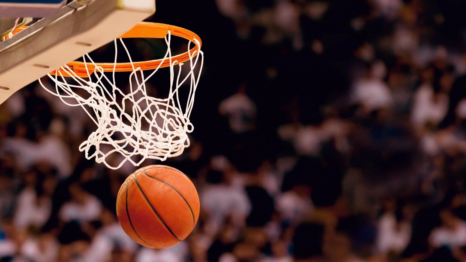 九游-跨界奇观，热刺练CBA、拜仁造点荷甲、西汉姆玩篮板，NBA总决赛竟成全场焦点